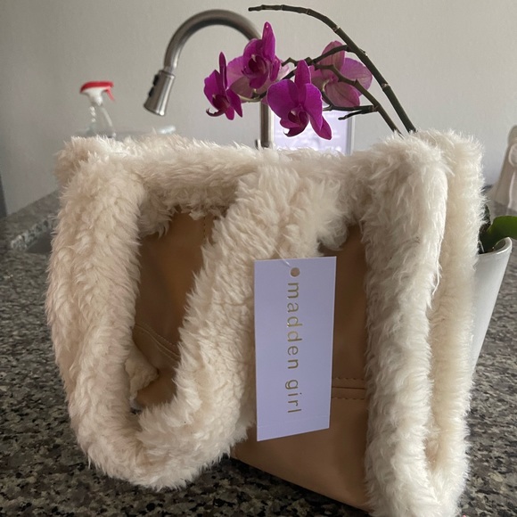 Madden Girl Sherpa Purse NWT - Picture 5 of 5